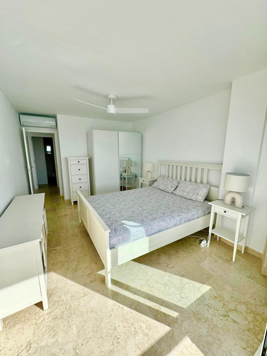2 quarto Apartamento para arrendar em El Toro / Port Adriano - 2 000 € (Ref: 9711936)
