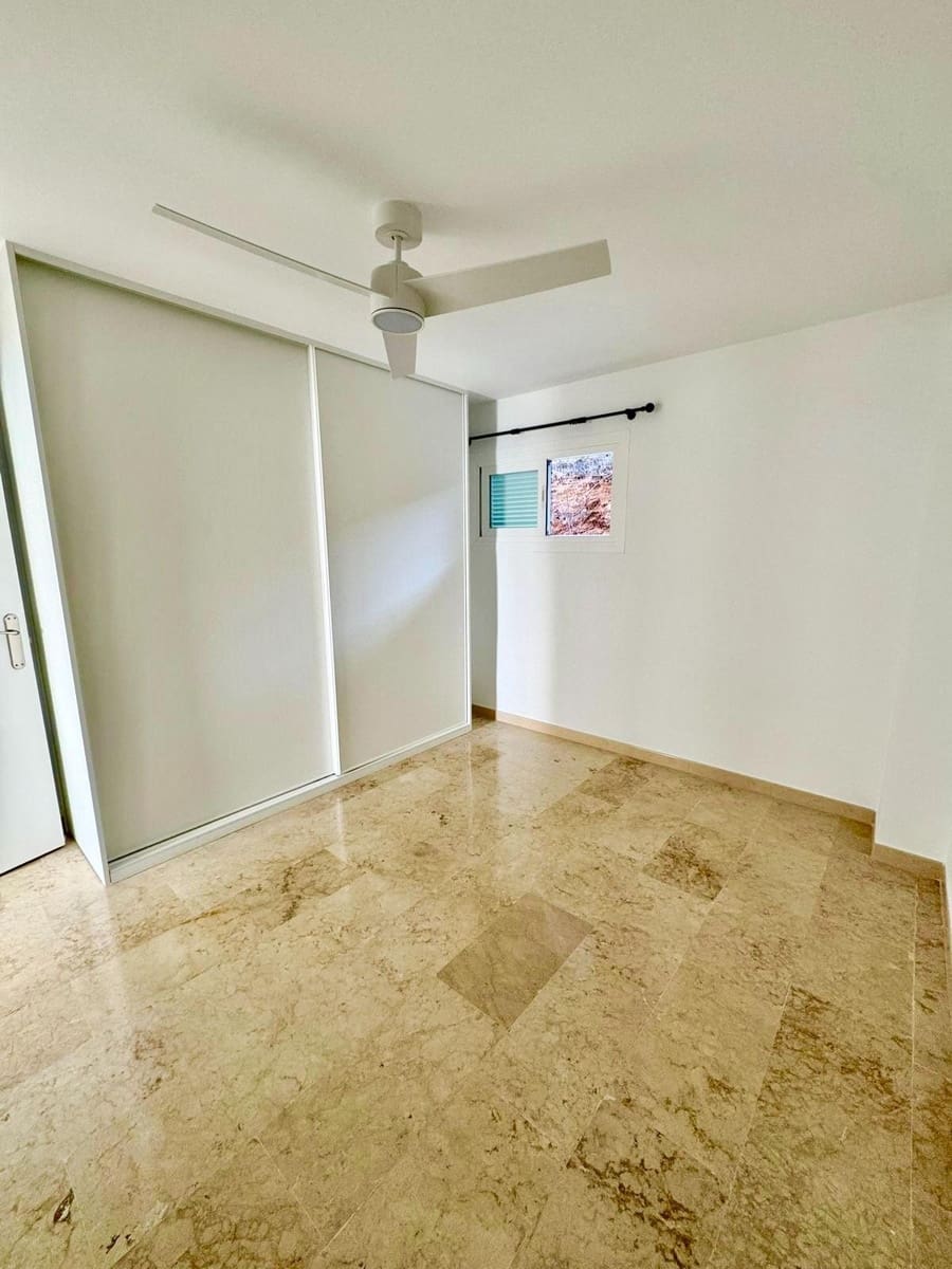 2 quarto Apartamento para arrendar em El Toro / Port Adriano - 2 000 € (Ref: 9711936)