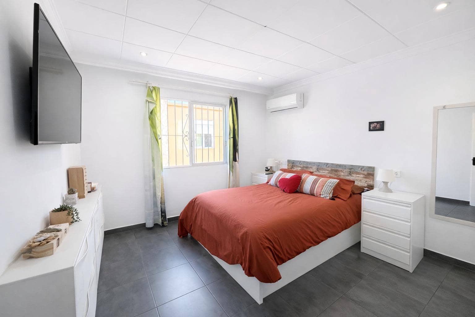 9 makuuhuone Huvila myytävänä paikassa Les Palmeres mukana uima-altaan 
autotalli - 895 000 € (Ref: 9744127)