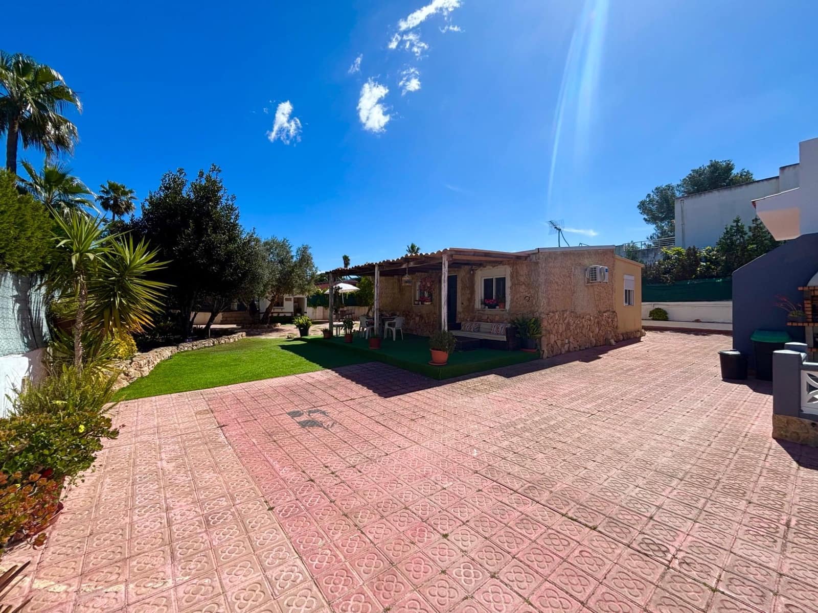 9 makuuhuone Huvila myytävänä paikassa Les Palmeres mukana uima-altaan 
autotalli - 895 000 € (Ref: 9744127)