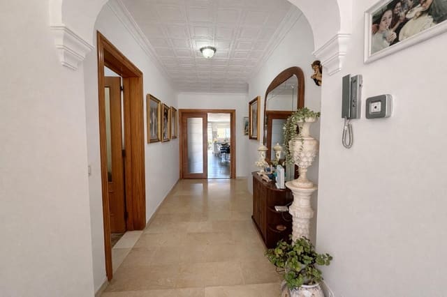 9 soverom Villa til salgs i Les Palmeres, Llucmajor med svømmebasseng garasje - € 895 000 (Ref: 9744127)