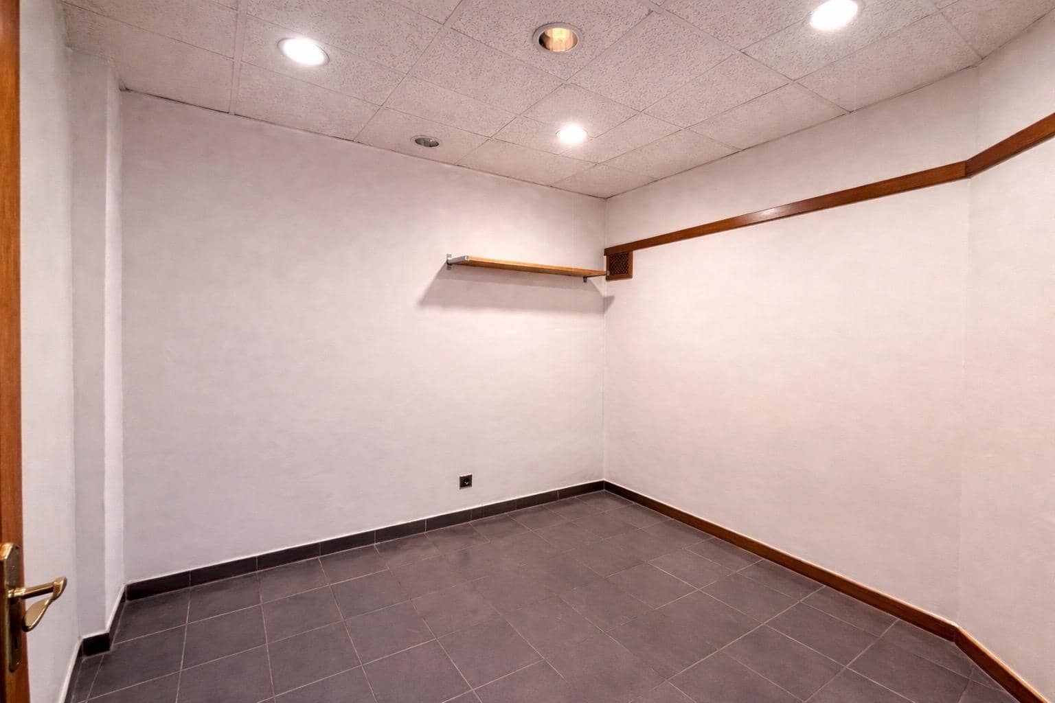 Comercial para arrendar em Palma de Mallorca - 2 000 € (Ref: 9751984)