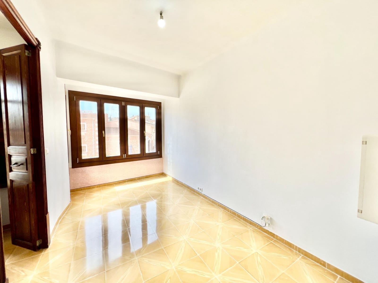 3 sovrum Lägenhet att hyra i Campos - 1 200 € (Ref: 9758931)