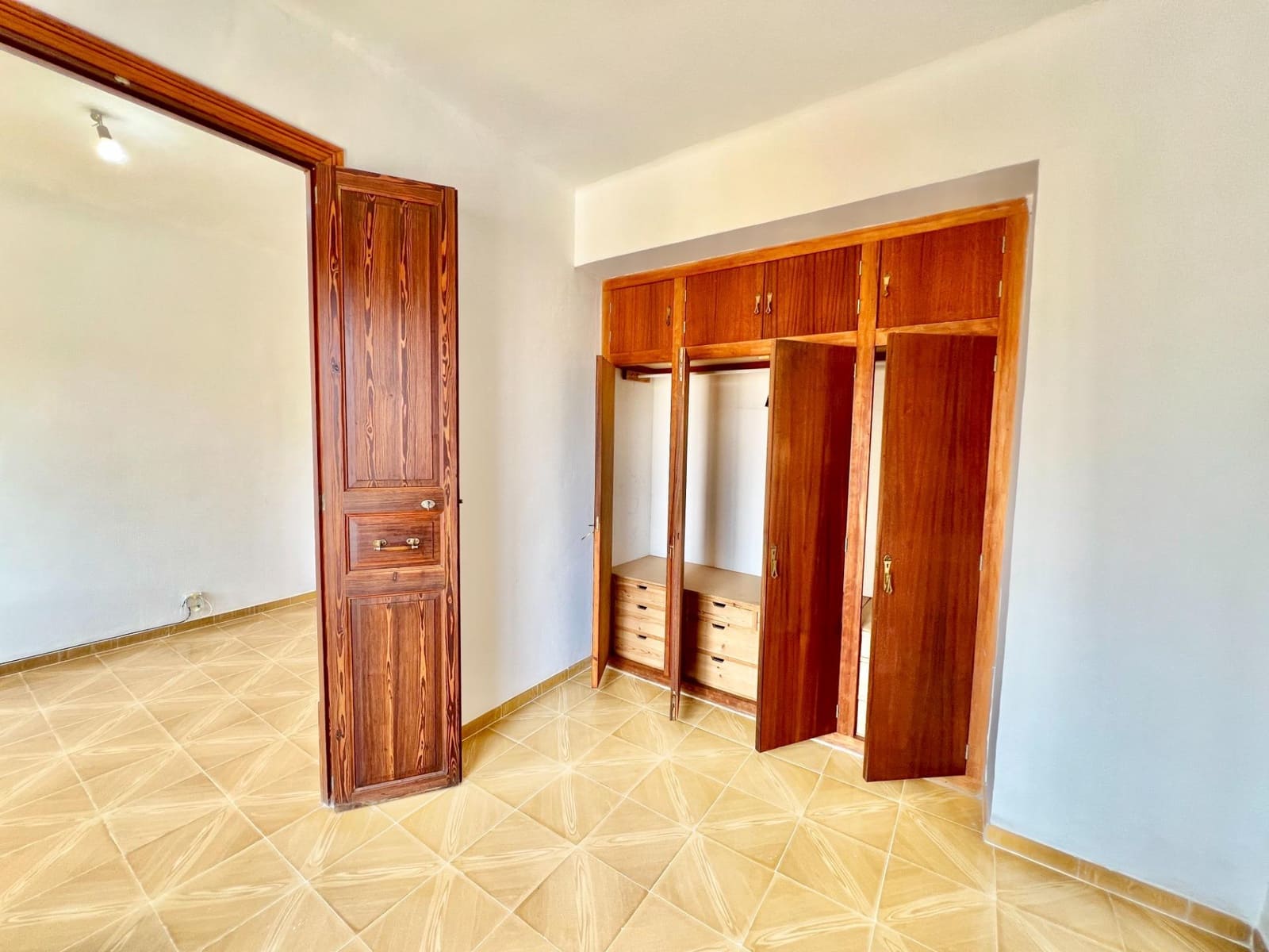 3 sovrum Lägenhet att hyra i Campos - 1 200 € (Ref: 9758931)