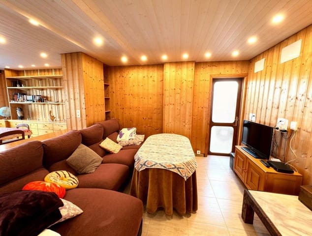 2 bedroom Penthouse for sale in Ses Salines - € 379,000 (Ref: 9765120)