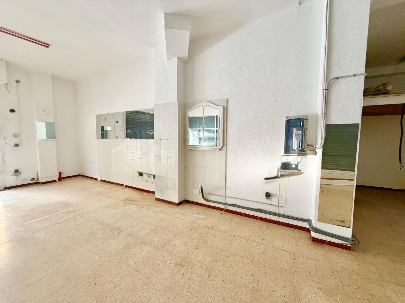 Commercial for sale in Palma de Mallorca - € 200,000 (Ref: 9770610)