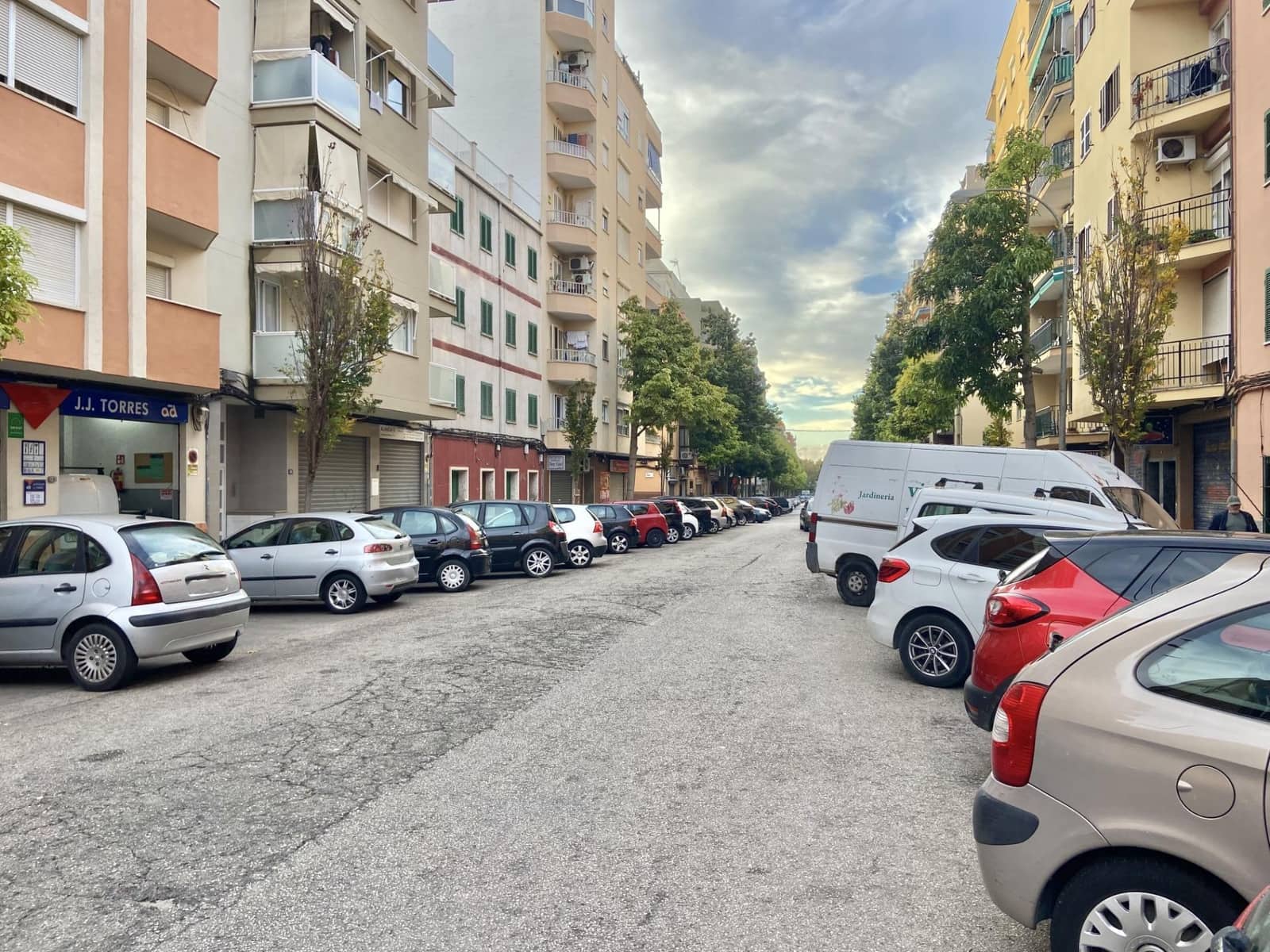 Commercial for sale in Palma de Mallorca - € 200,000 (Ref: 9770610)