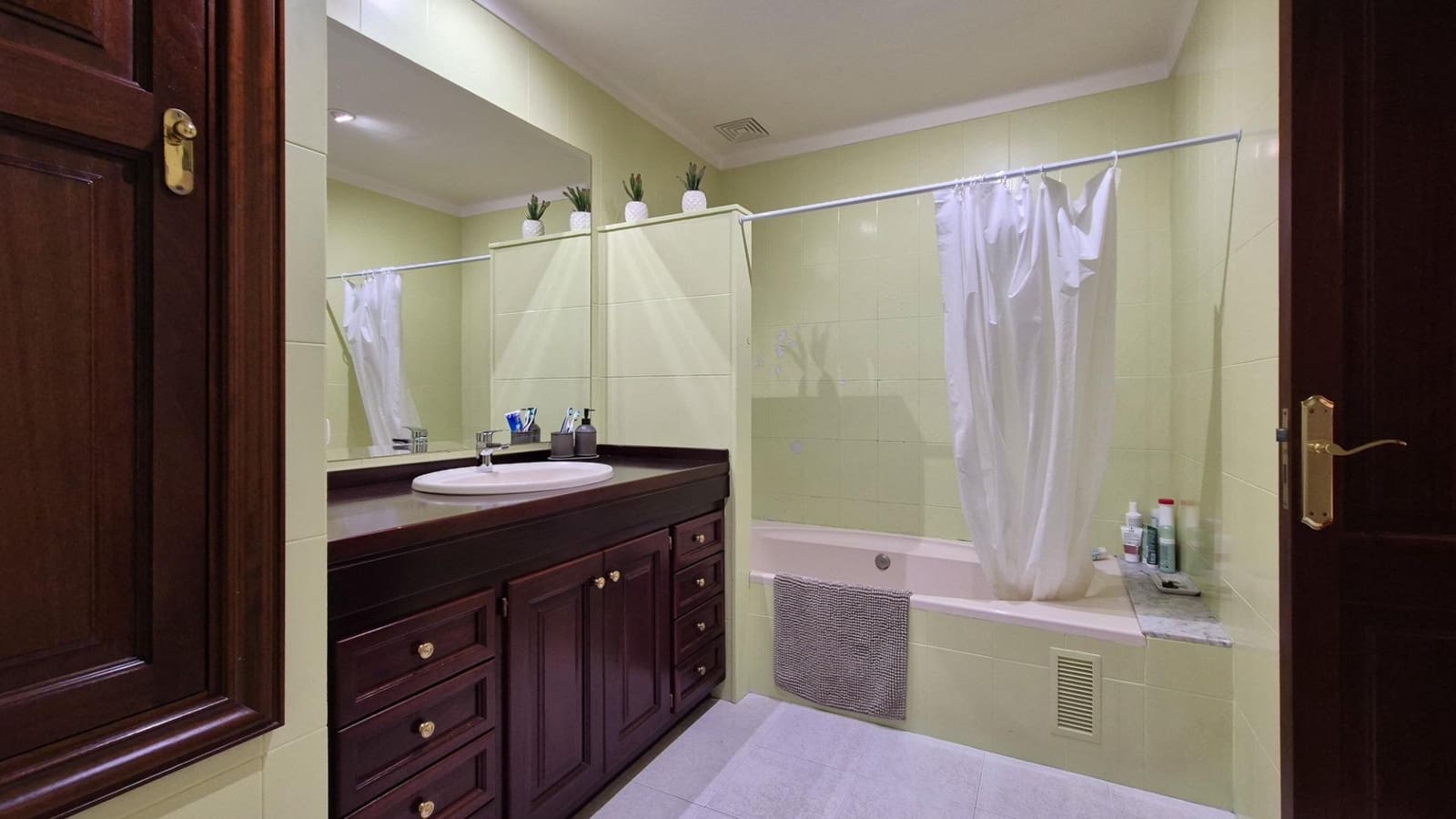 4 bedroom Penthouse for rent in Llucmajor with garage - € 2,000 (Ref: 9778085)