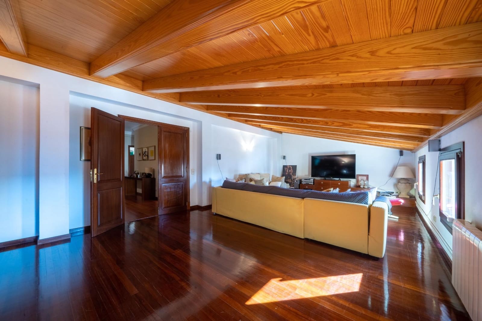 4 bedroom Penthouse for rent in Llucmajor with garage - € 2,000 (Ref: 9778085)