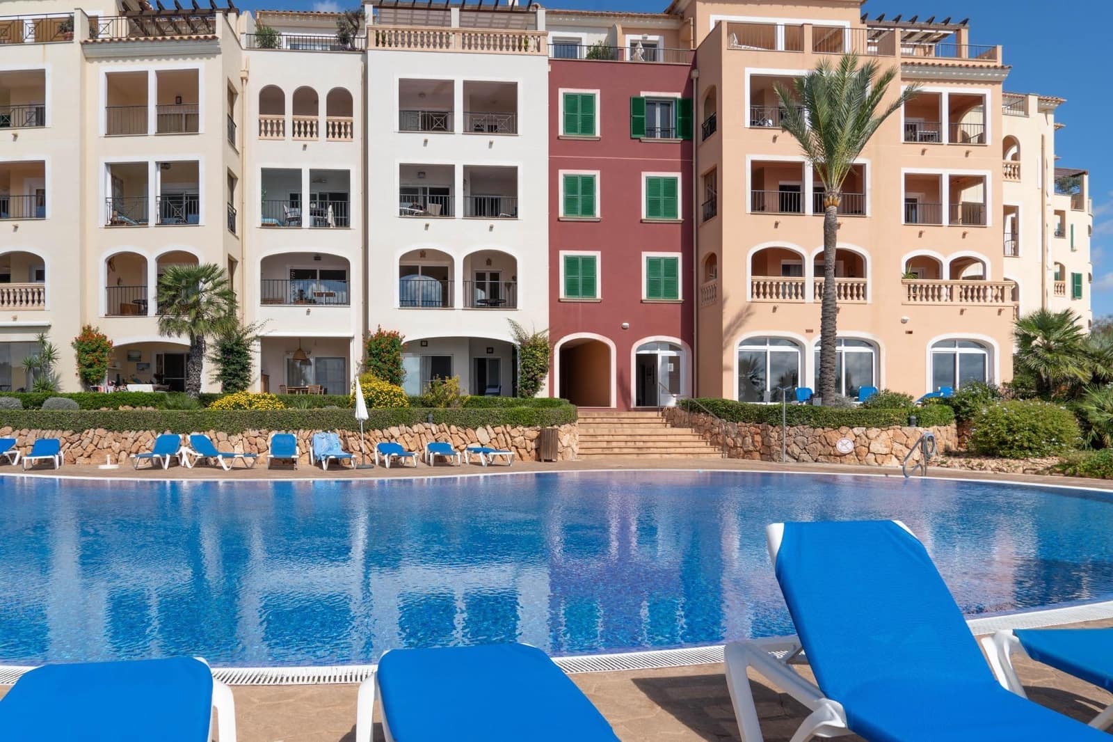 1 bedroom Flat for sale in Llucmajor with pool garage - € 490,000 (Ref: 9780513)