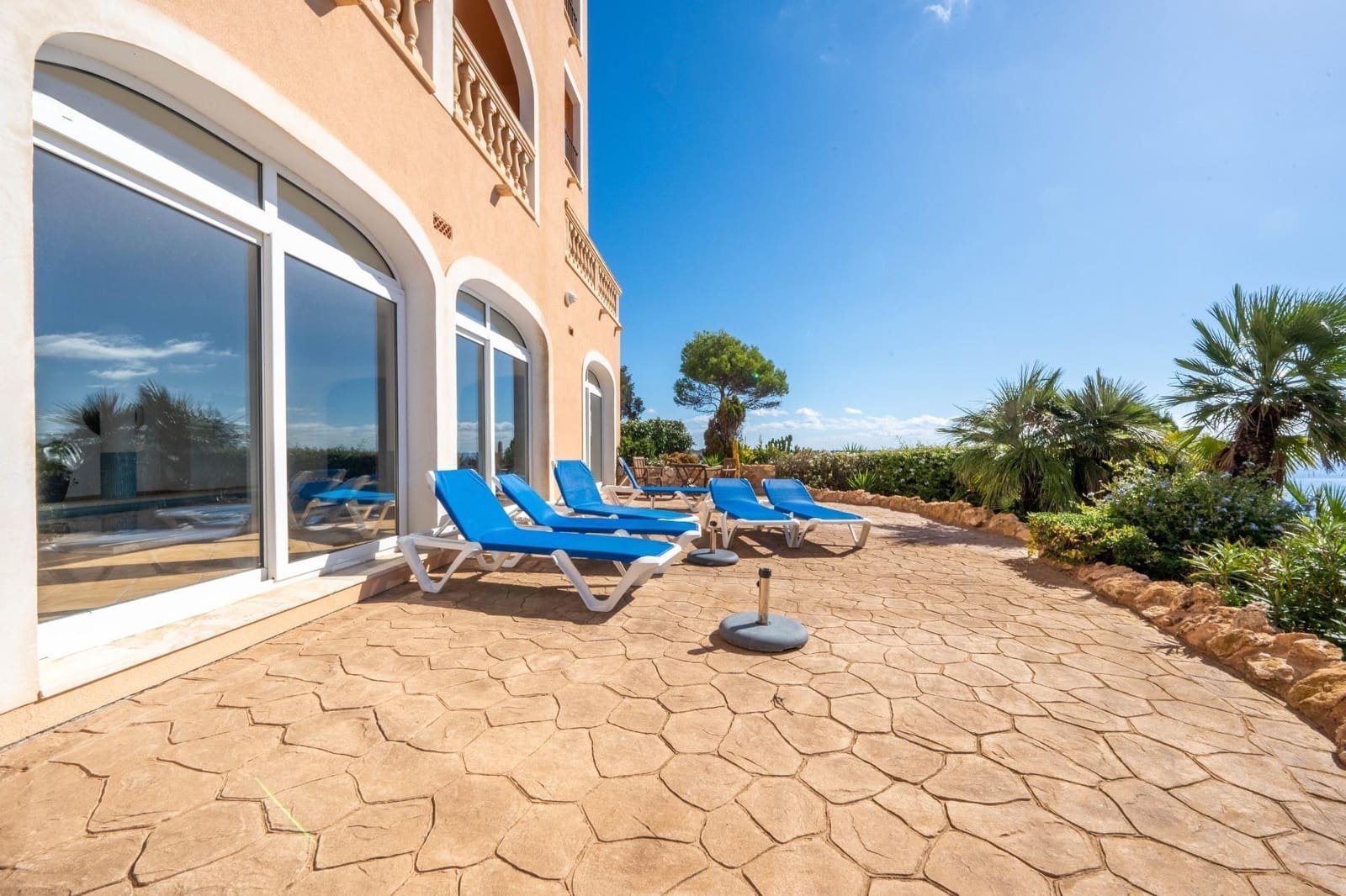 1 bedroom Flat for sale in Llucmajor with pool garage - € 490,000 (Ref: 9780513)