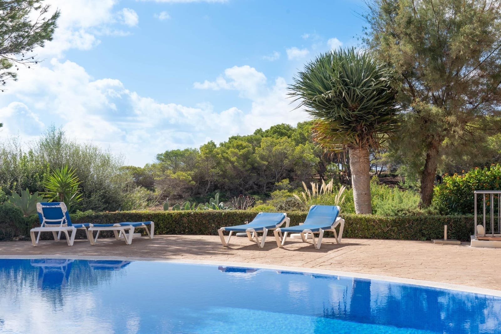 1 bedroom Flat for sale in Llucmajor with pool garage - € 490,000 (Ref: 9780513)