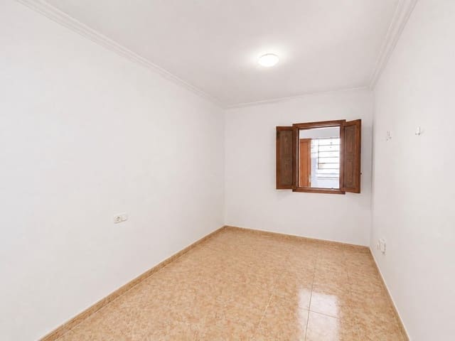 2 makuuhuone Omakotitalo myytävänä paikassa Palma de Mallorca mukana 
autotalli - 380 000 € (Ref: 9815831)