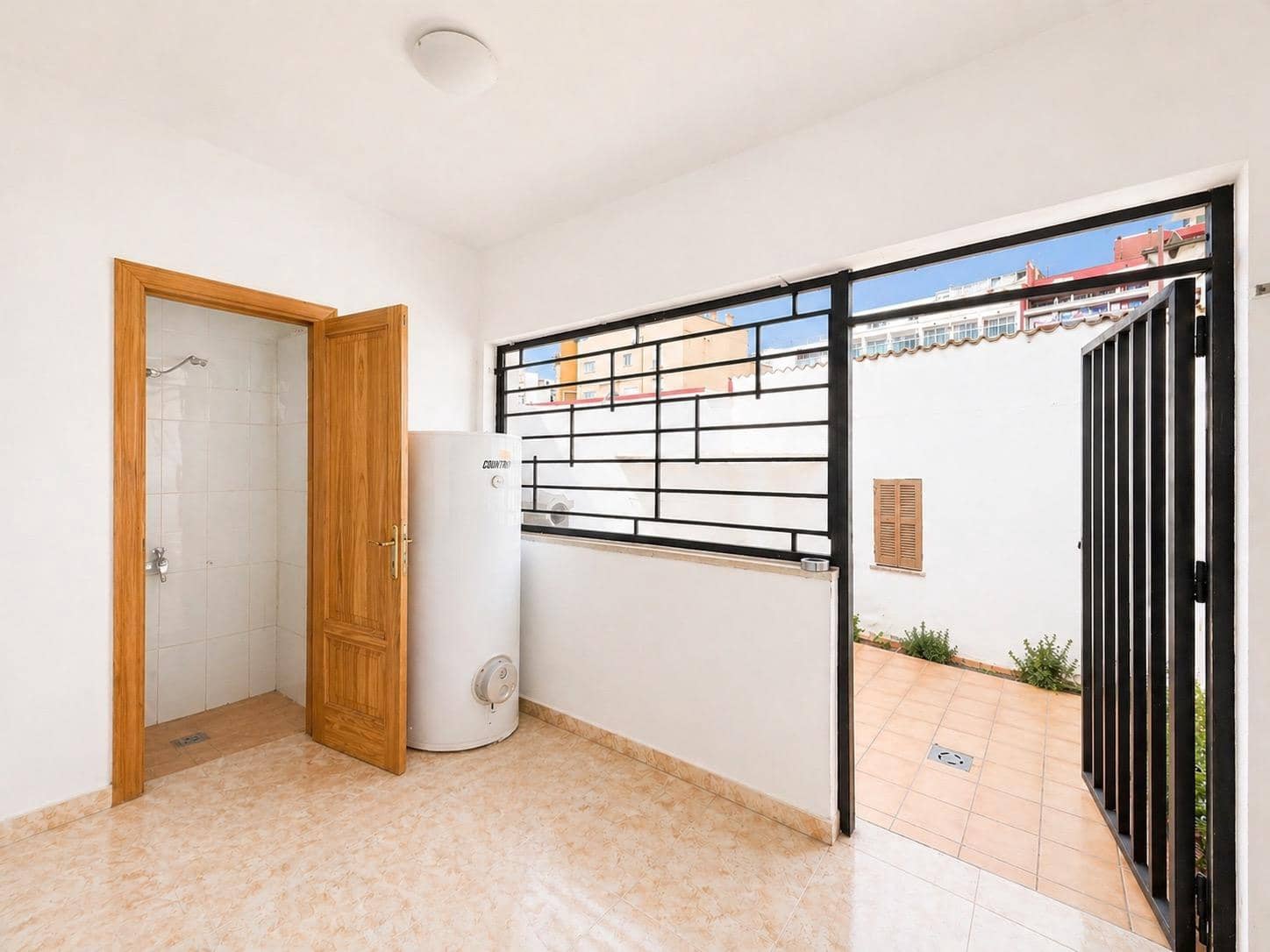2 makuuhuone Omakotitalo myytävänä paikassa Palma de Mallorca mukana 
autotalli - 380 000 € (Ref: 9815831)