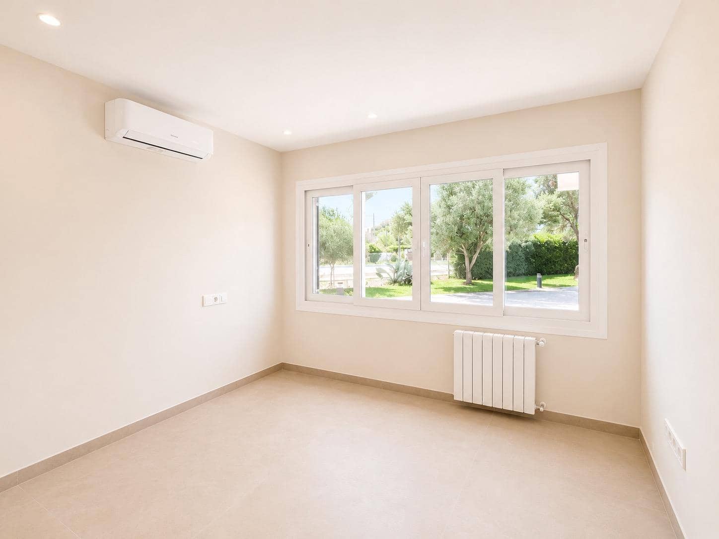 4 makuuhuone Huvila vuokrattavana paikassa Cala Pi mukana uima-altaan 
autotalli - 4 500 € (Ref: 9860073)