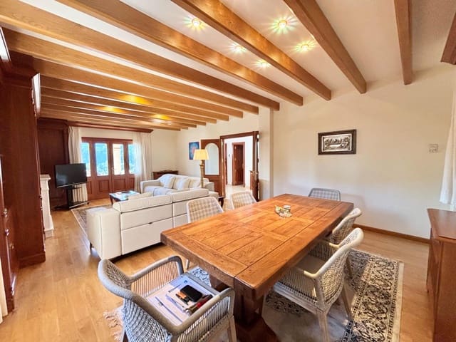 4 bedroom Villa for sale in Valldemosa with pool garage - € 2,450,000 (Ref: 9870209)