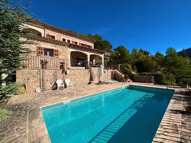 4 bedroom Villa for sale in Valldemosa with pool garage - € 2,450,000 (Ref: 9870209)