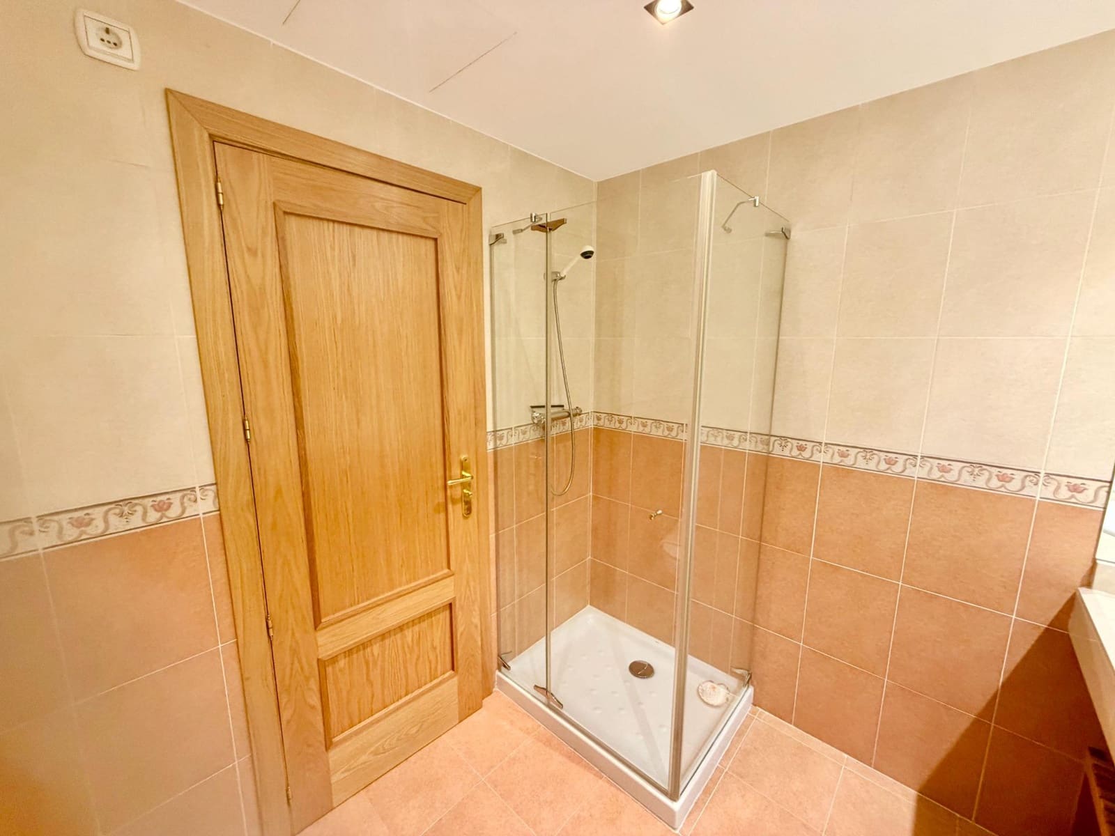 2 bedroom Flat for rent in Palma de Mallorca with pool garage - € 2,000 (Ref: 9873478)