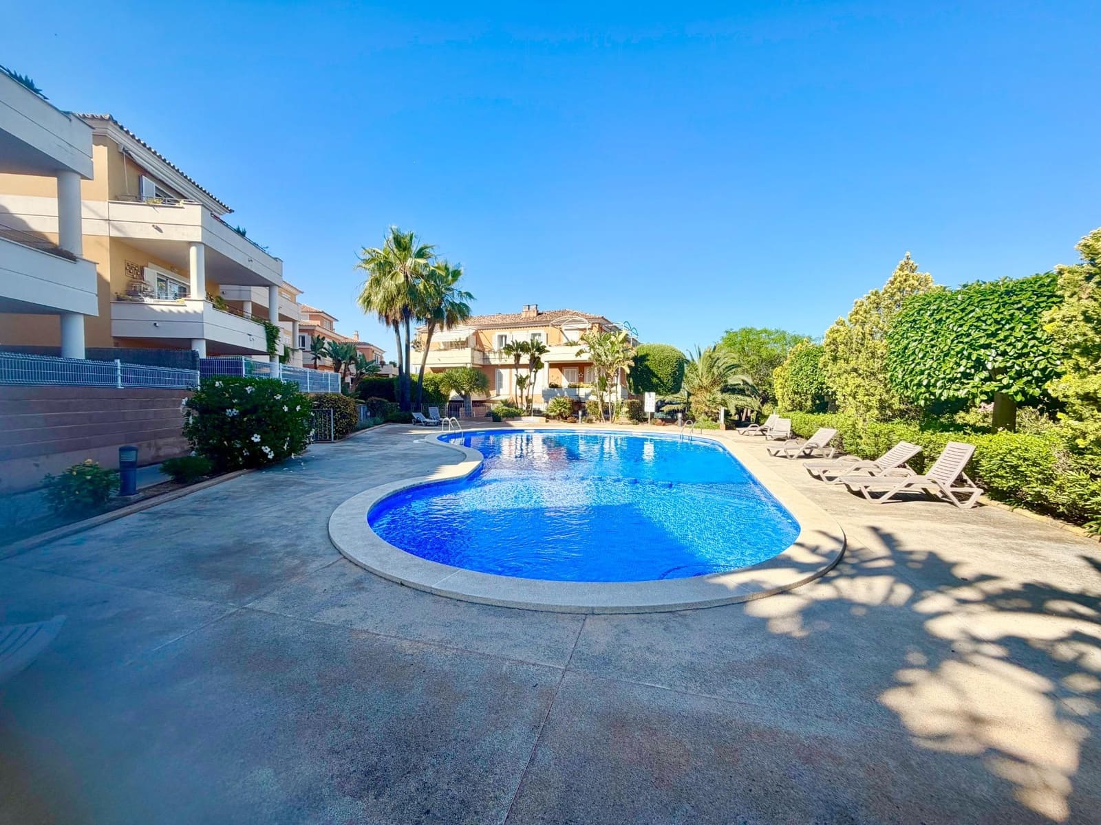 2 bedroom Flat for rent in Palma de Mallorca with pool garage - € 2,000 (Ref: 9873478)