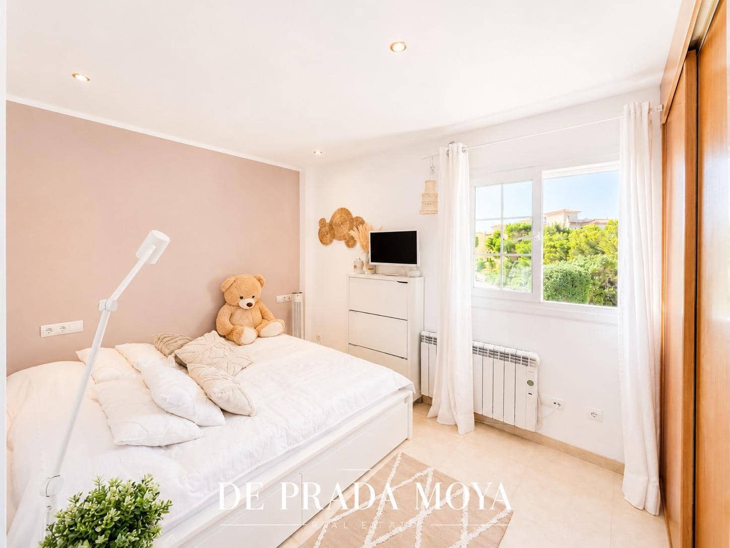 2 bedroom Flat for sale in Llucmajor with pool - € 399,000 (Ref: 9918080)
