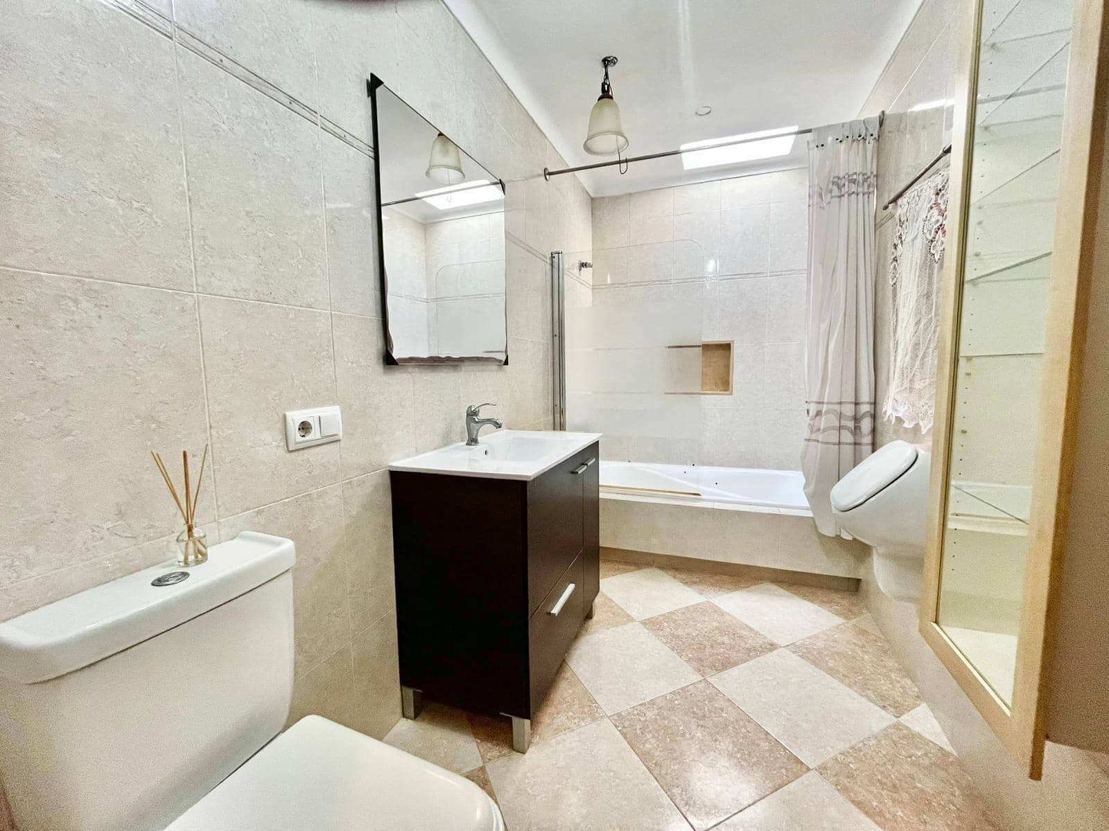 4 soveværelse Byhus til salg i Campos med garage - € 660.000 (Ref: 9924597)