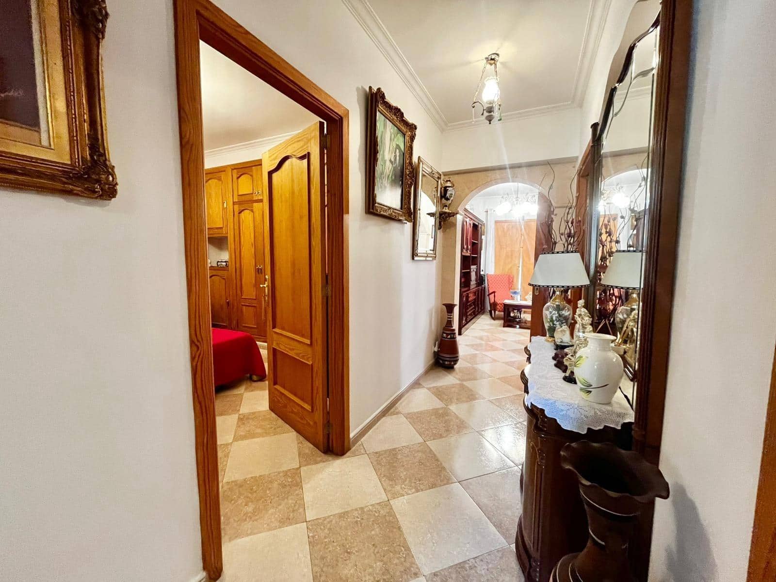 4 soveværelse Byhus til salg i Campos med garage - € 660.000 (Ref: 9924597)