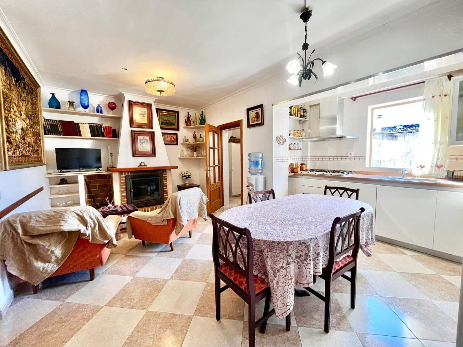 4 soveværelse Byhus til salg i Campos med garage - € 660.000 (Ref: 9924597)