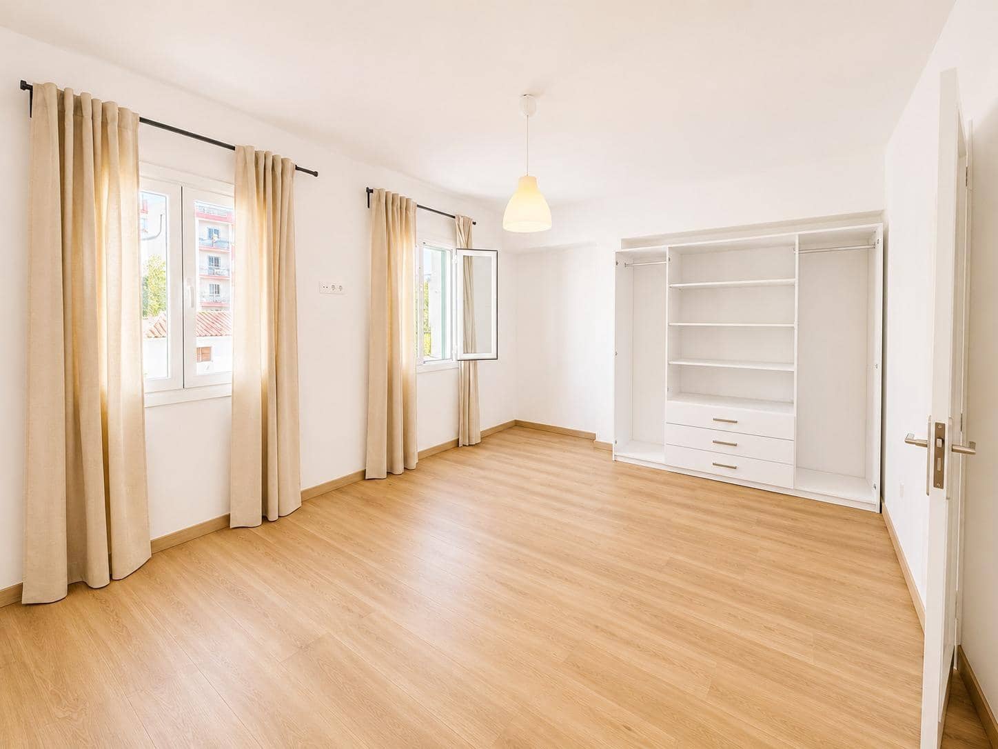 3 bedroom Flat for rent in Palma de Mallorca - € 1,650 (Ref: 9929358)