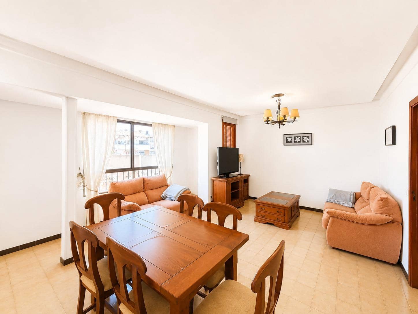 4 quarto Apartamento para arrendar em Palma de Mallorca - 1 750 € (Ref: 9945698)