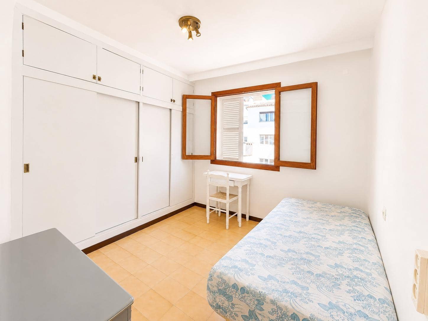 4 quarto Apartamento para arrendar em Palma de Mallorca - 1 750 € (Ref: 9945698)