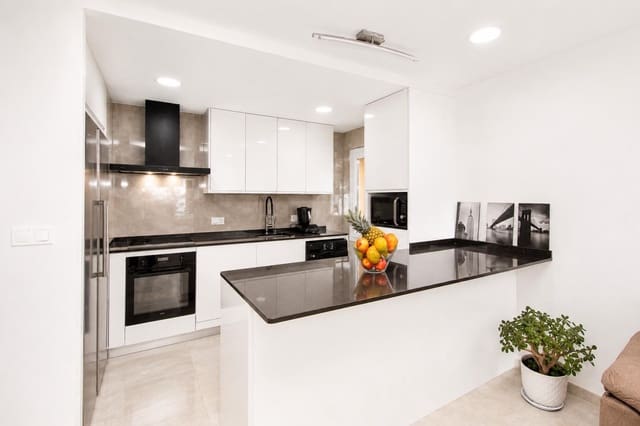 3 bedroom Flat for sale in Santa Catalina, Palma de Mallorca - € 365,000 (Ref: 9959760)
