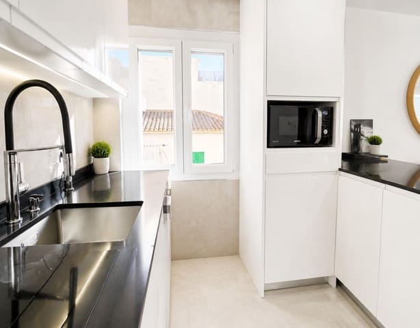 3 bedroom Flat for sale in Santa Catalina, Palma de Mallorca - € 365,000 (Ref: 9959760)