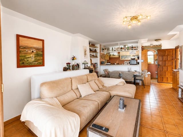 2 soverom Rekkehus til salgs i Llucmajor med svømmebasseng garasje - € 495 000 (Ref: 9975403)