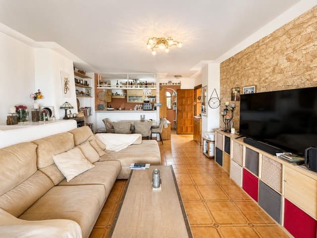 2 soverom Rekkehus til salgs i Llucmajor med svømmebasseng garasje - € 495 000 (Ref: 9975403)