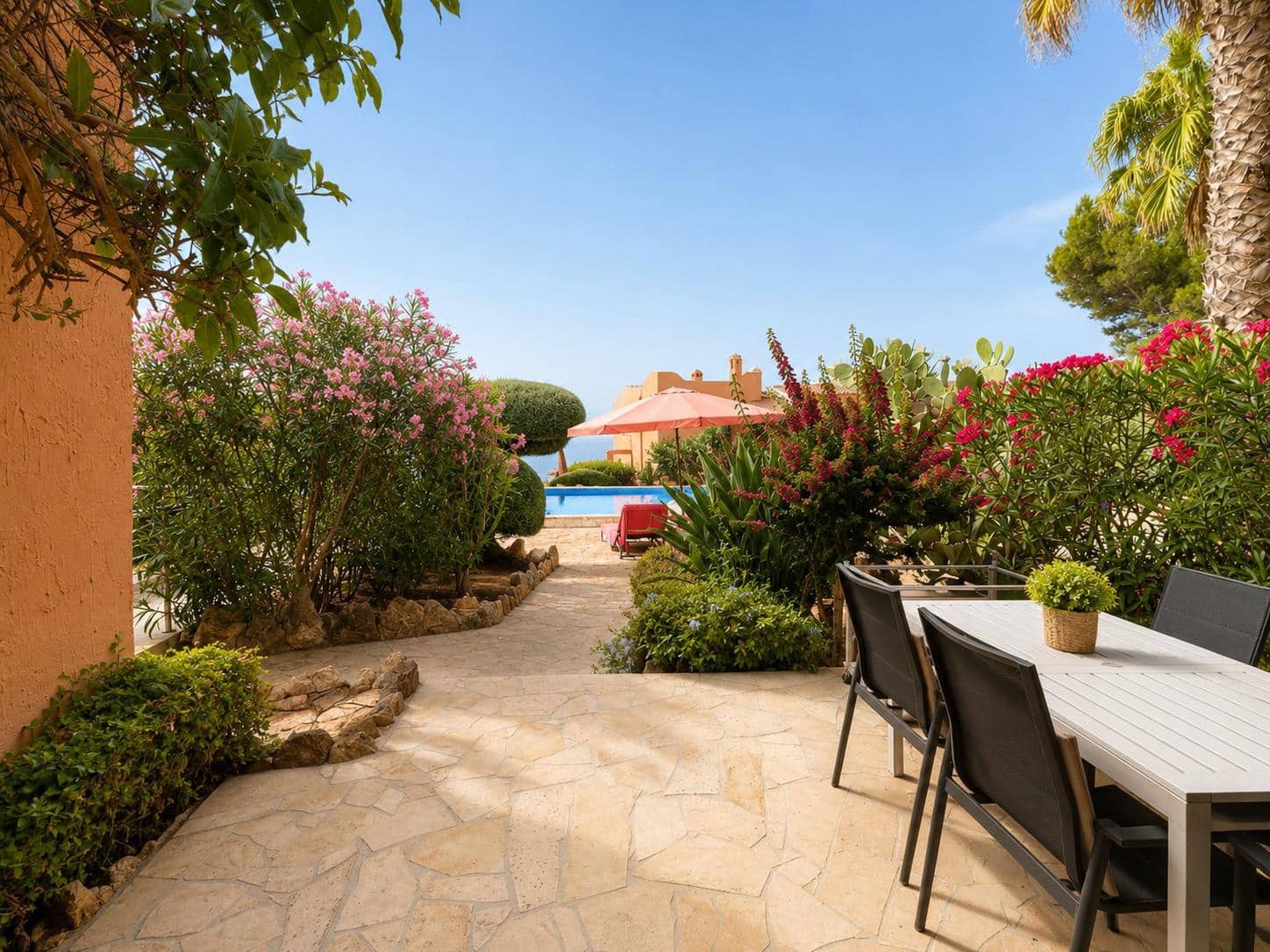 2 bedroom Terraced Villa for sale in Llucmajor with pool garage - € 495,000 (Ref: 9975403)