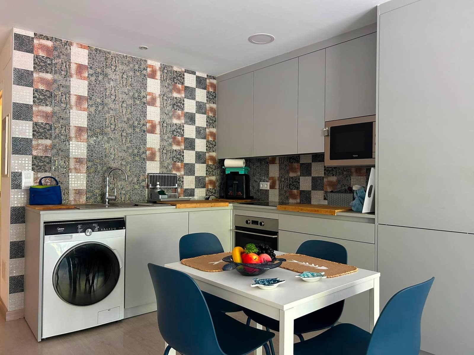Studio for rent in Santa Ponsa - € 1,200 (Ref: 9978820)