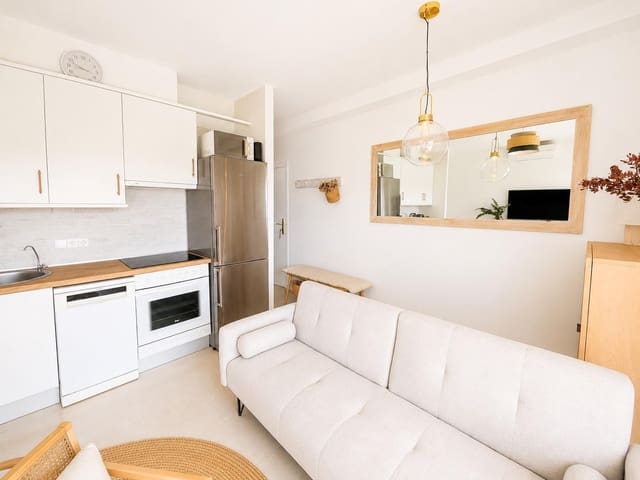 Appartement de 2 chambres à louer à Llucmajor avec piscine - 1 600 € (Ref: 9984978)