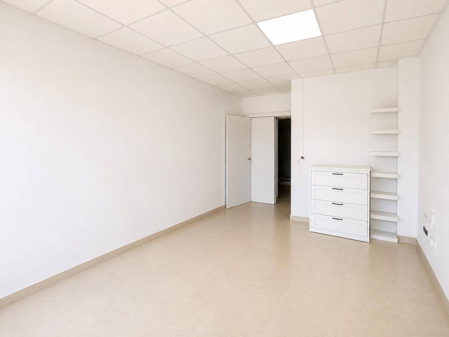 2 bedroom Commercial for sale in Portocristo / Port de Manacor with garage - € 195,000 (Ref: 9986854)