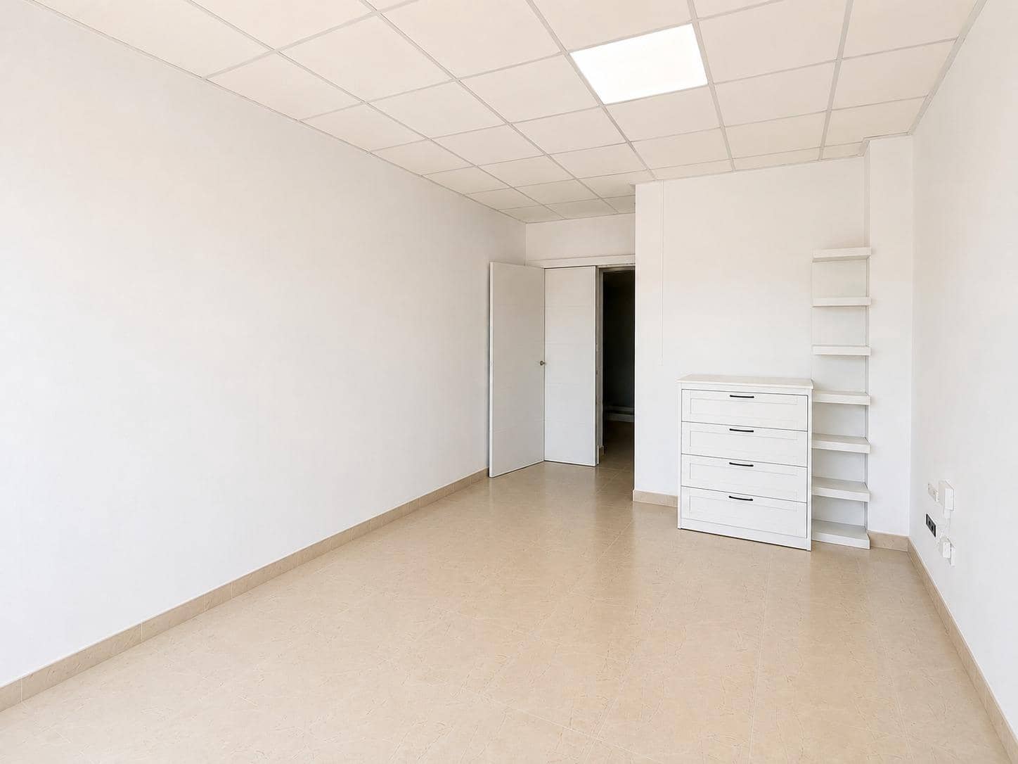 2 bedroom Commercial for sale in Portocristo / Port de Manacor with garage - € 195,000 (Ref: 9986854)