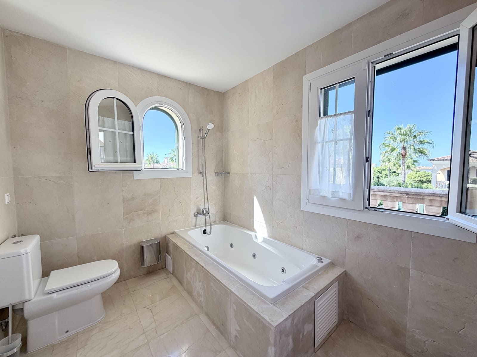 3 quarto Moradia em Banda para venda em Puig de Ros com piscina garagem - 1 040 000 € (Ref: 10124549)