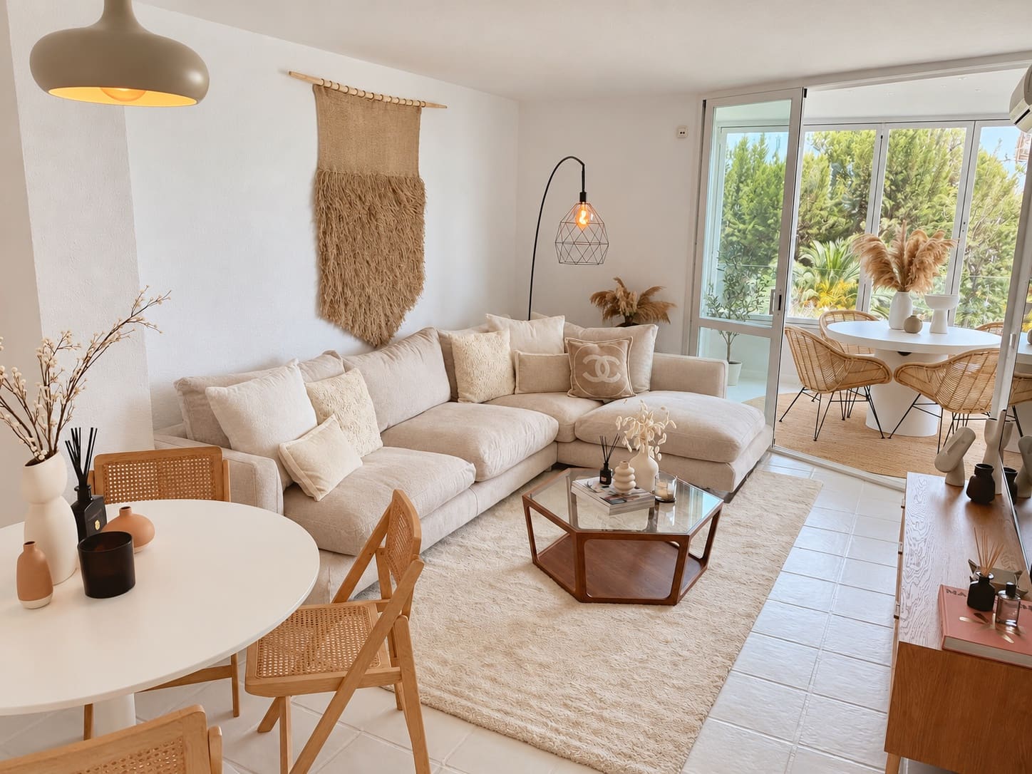 2 bedroom Apartment for sale in Puerto Portals with pool - € 929,000 (Ref: 10168885)
