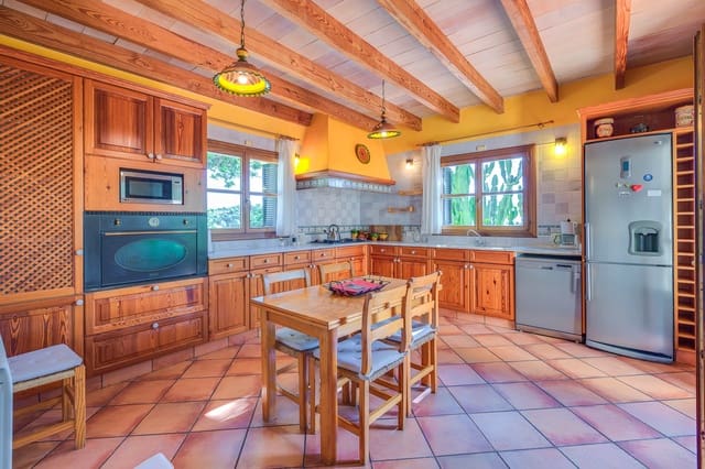 6 bedroom Finca/Country House for sale in Alaró with pool garage - € 3,800,000 (Ref: 7402036)