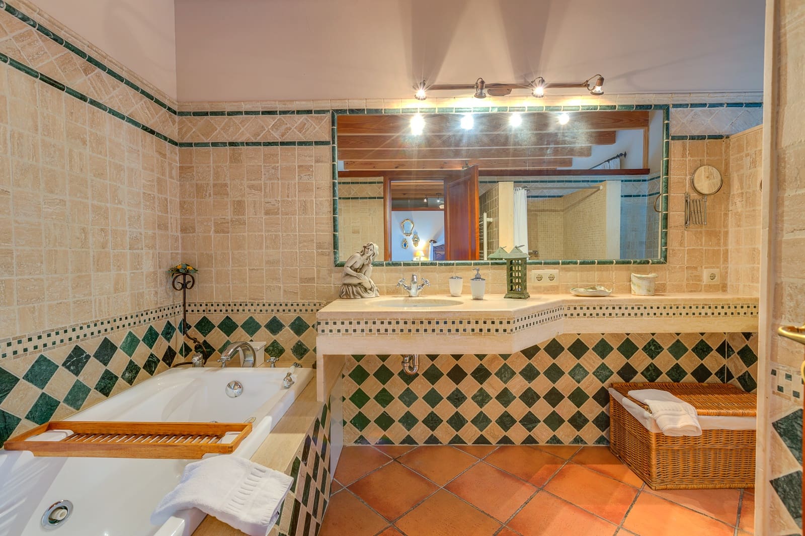 6 bedroom Finca/Country House for sale in Alaro with pool garage - € 3,800,000 (Ref: 7402036)