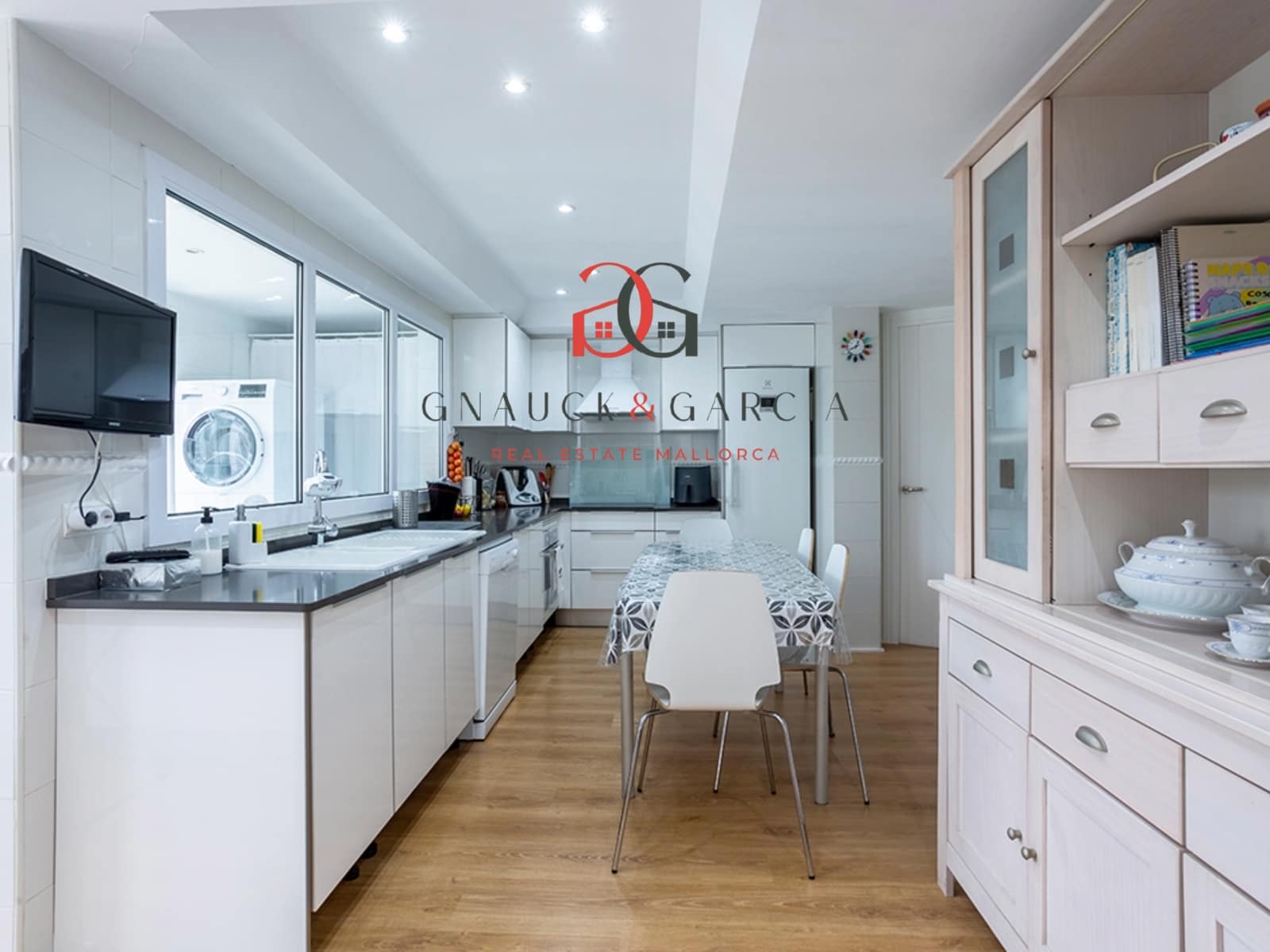 6 slaapkamer Huis te koop in Son Veri Nou met zwembad garage - € 1.190.000 (Ref: 7433321)