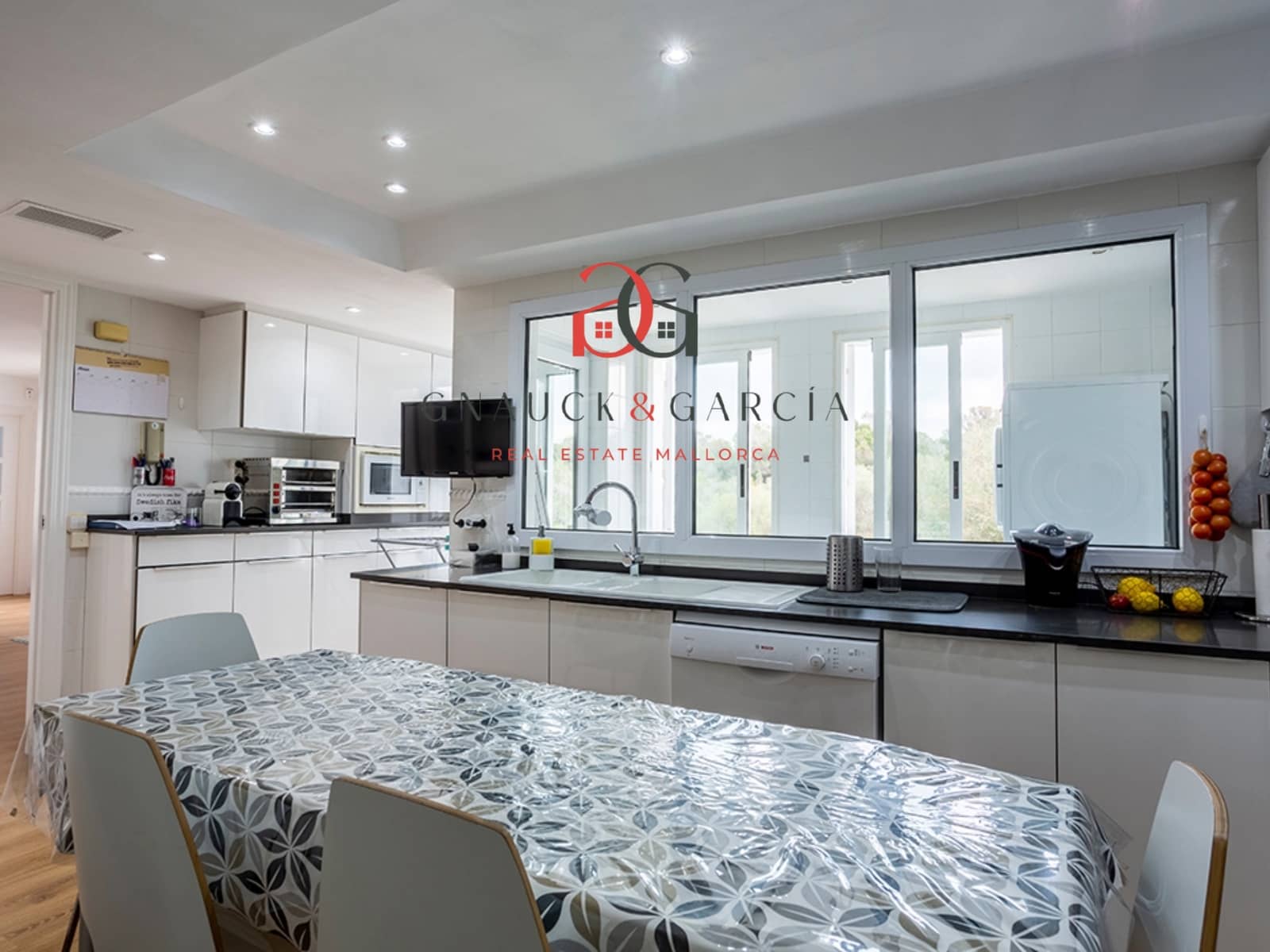 6 slaapkamer Huis te koop in Son Veri Nou met zwembad garage - € 1.190.000 (Ref: 7433321)