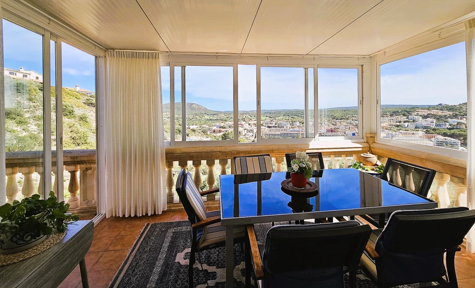 3 bedroom Villa for sale in Santa Ponsa with pool garage - € 1,750,000 (Ref: 7508354)