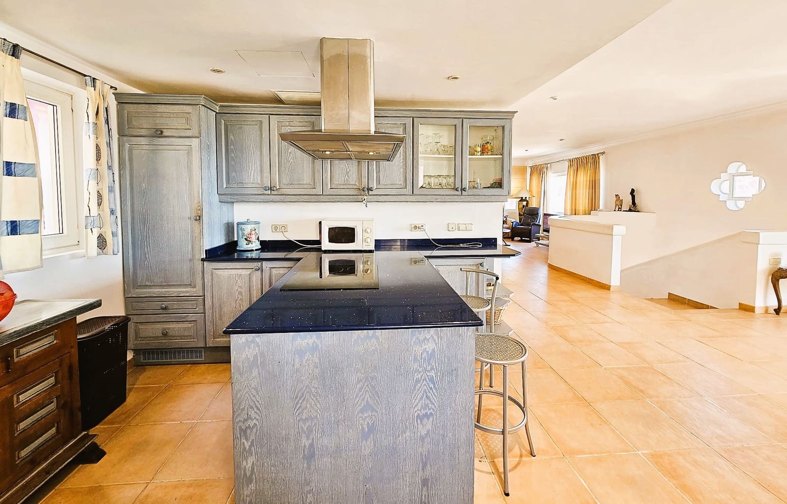 3 bedroom Villa for sale in Santa Ponsa with pool garage - € 1,750,000 (Ref: 7508354)