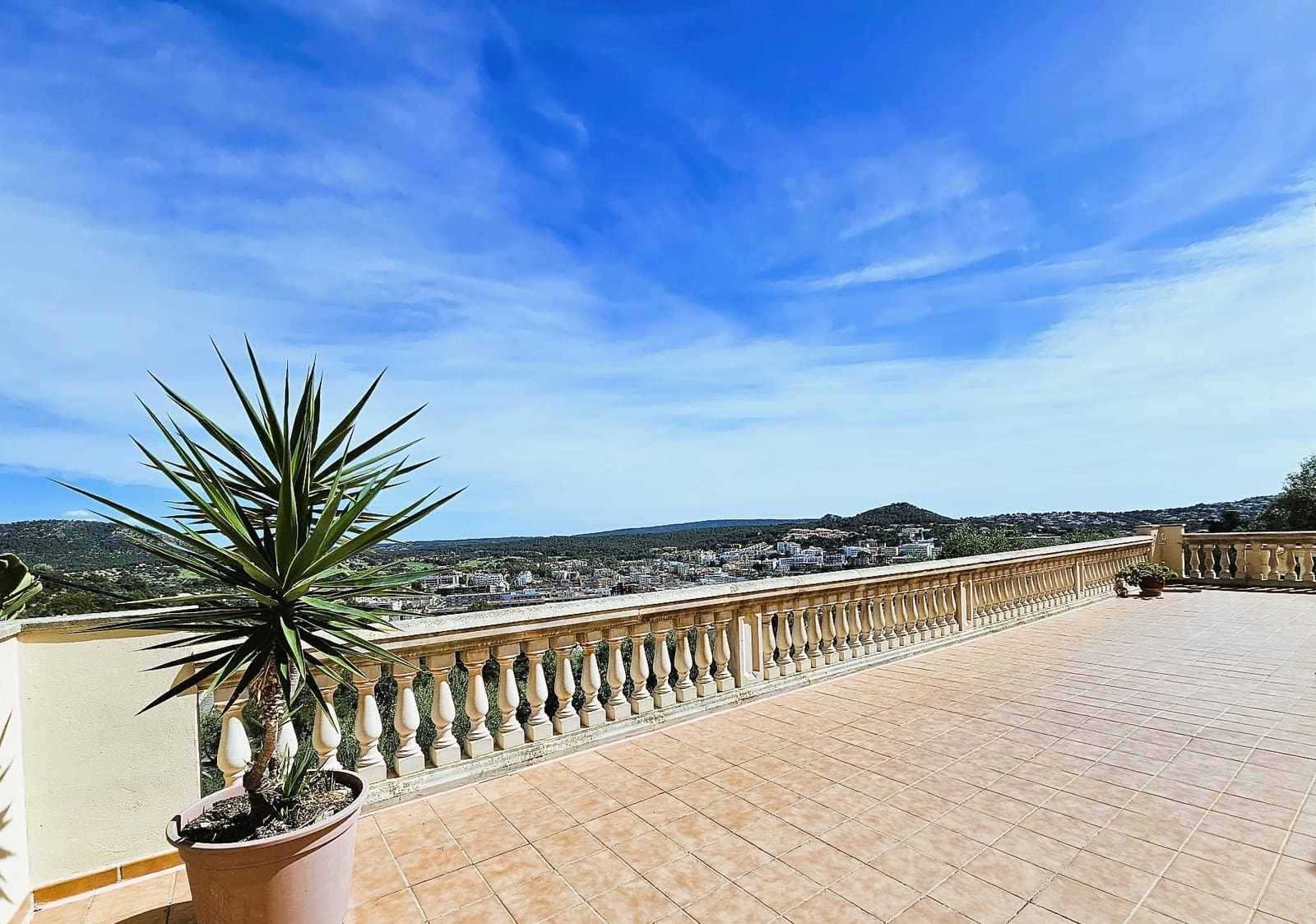 3 bedroom Villa for sale in Santa Ponsa with pool garage - € 1,750,000 (Ref: 7508354)
