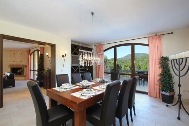 6 Zimmer Finca/Landgut zu verkaufen in Santa María del Camí mit Pool Garage - 2.895.000 € (Ref: 7938740)