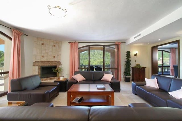 6 Zimmer Finca/Landgut zu verkaufen in Santa María del Camí mit Pool Garage - 2.895.000 € (Ref: 7938740)